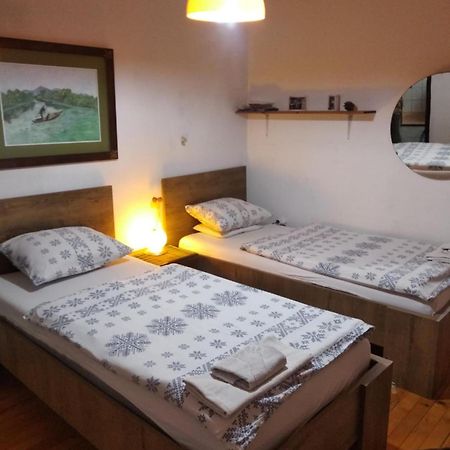 Two Babies Hotel Mostar Bagian luar foto